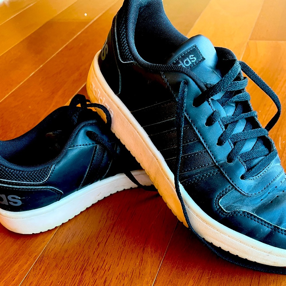 Adidas Women Court Revival Size 8